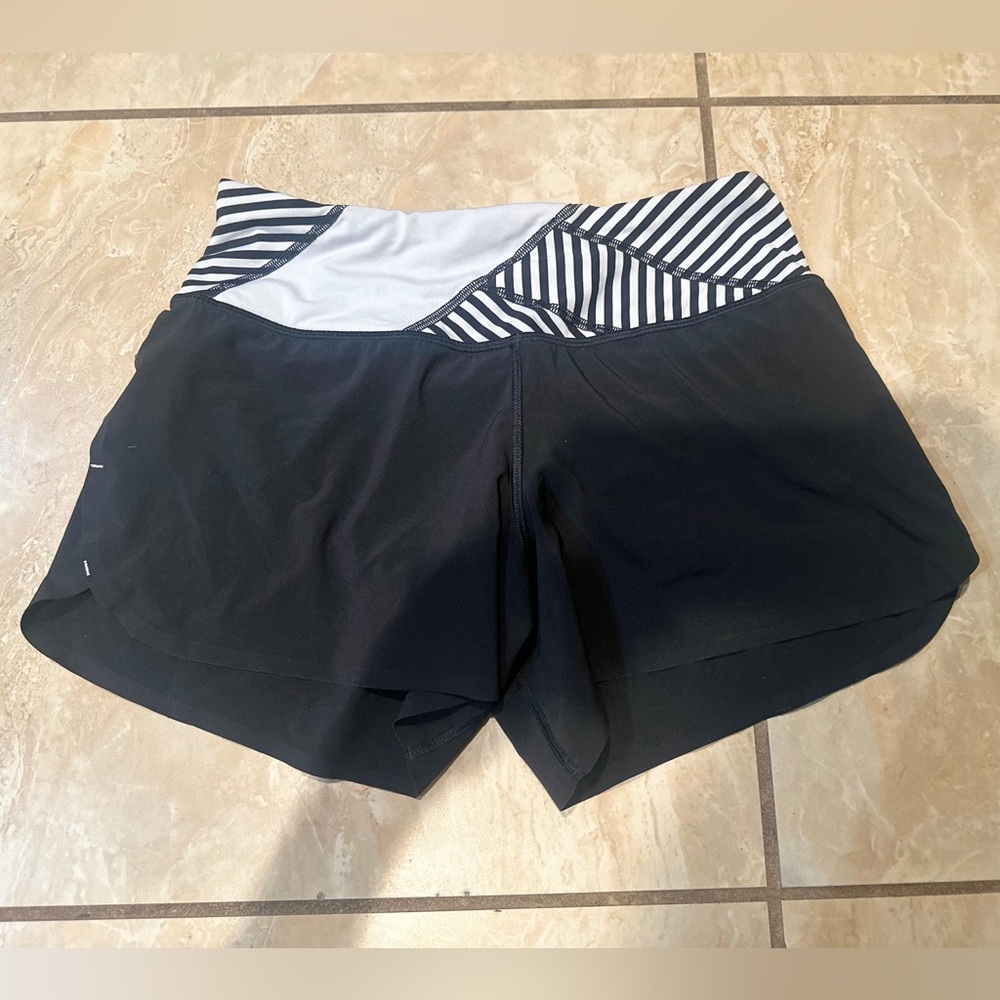 Black Lululemon Groovy Run Shorts Size 2